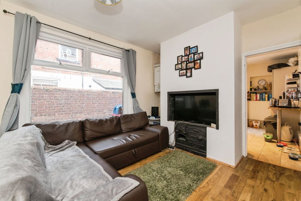 Property photo 2 of 17 Photo