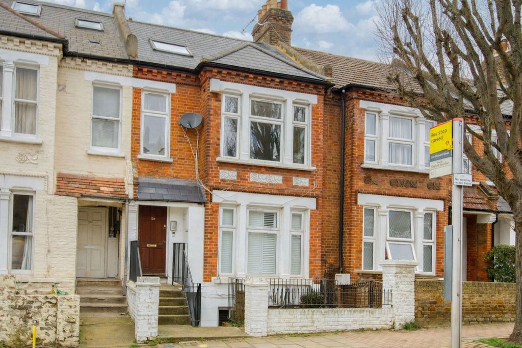 Property photo 1 of 8 Photo 10