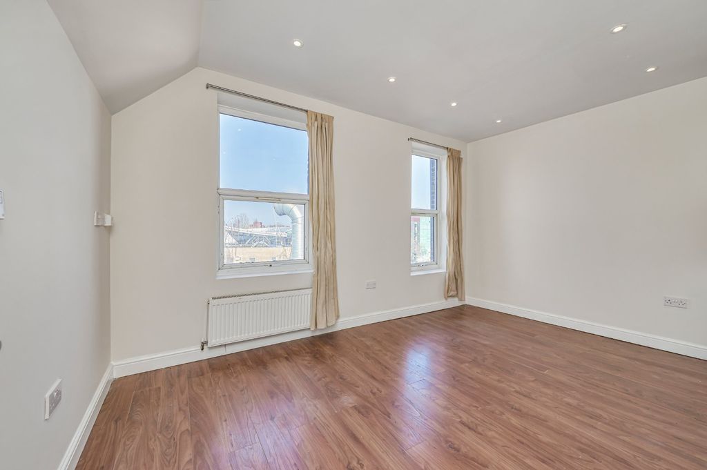 Property photo 1 of 8 Picture No. 22