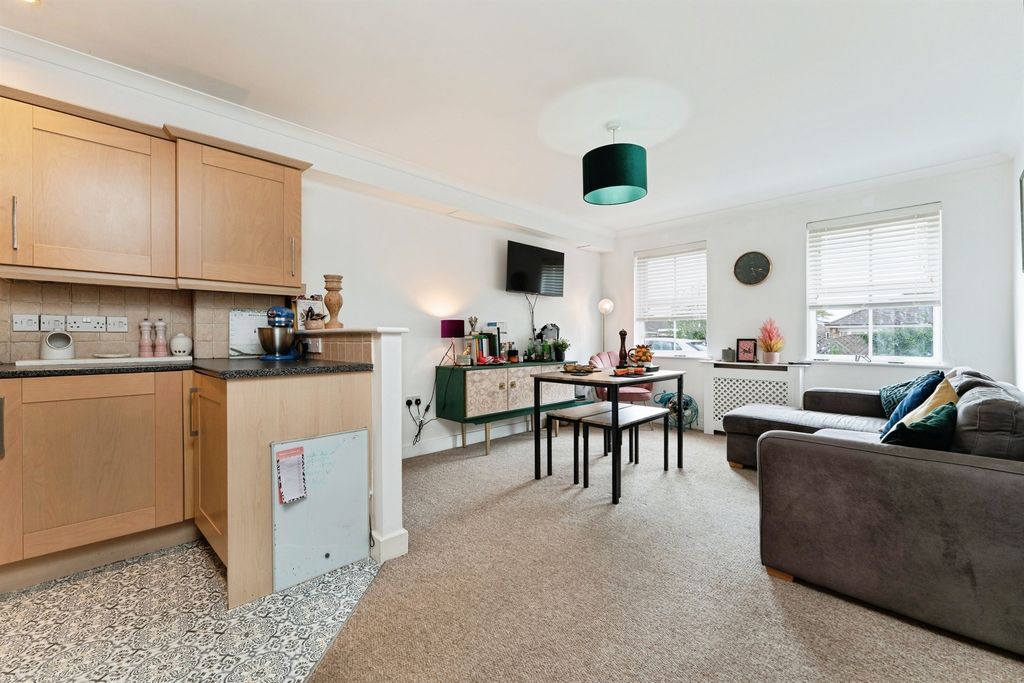 Property photo 3 of 13