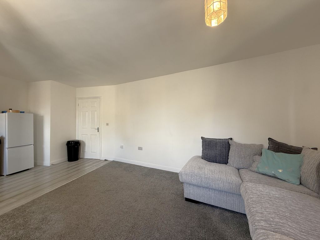 Property photo 3 of 13 Image