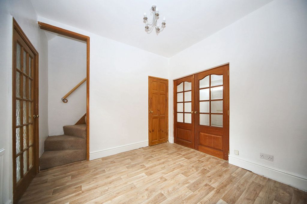 Property photo 3 of 19