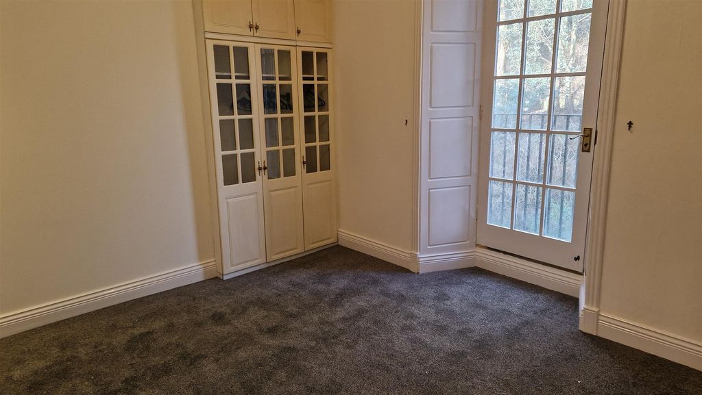 Property photo 2 of 9 5 Collingwood Bed.Jpg