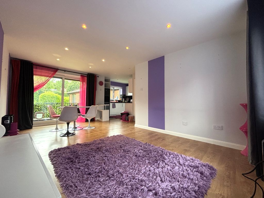 Property photo 3 of 9 Gallery