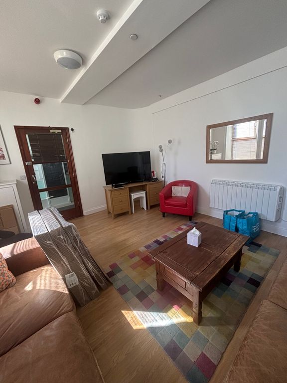 Property photo 3 of 11
