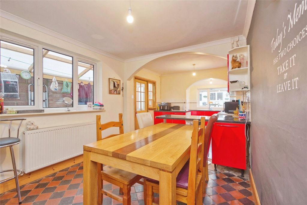 Property photo 2 of 14 Picture No. 02