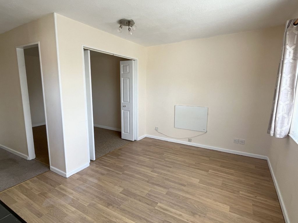 Property photo 3 of 6 Gallery