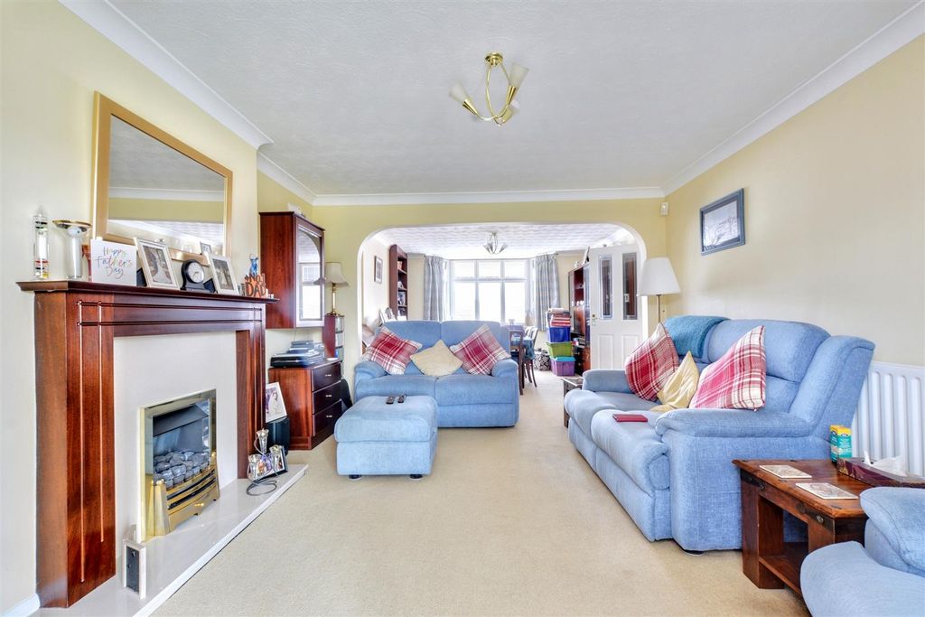 Property photo 3 of 23 Lounge_ (1).Jpeg