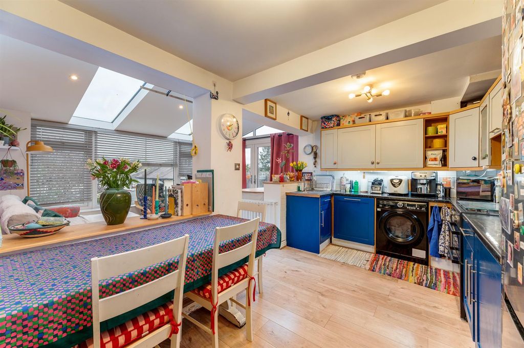 Property photo 3 of 29 Dining Kitchen