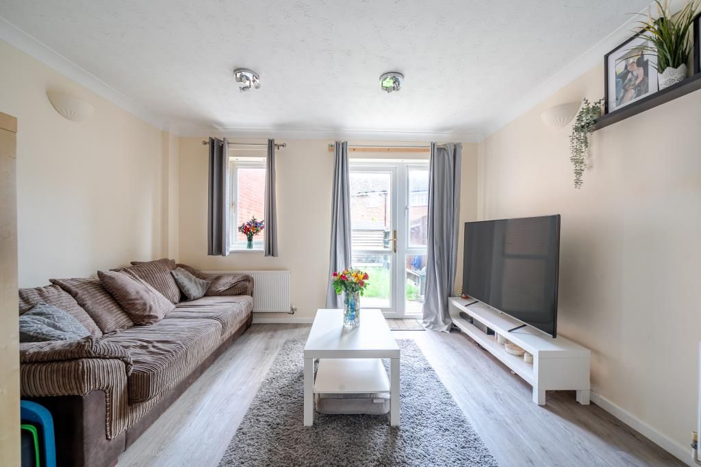 Property photo 2 of 21 Living Room