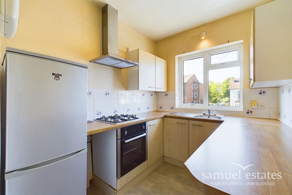 Property photo 3 of 13 Kitchen