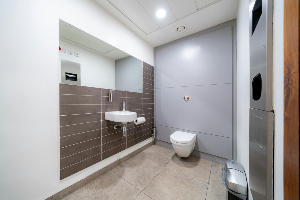 Property photo 3 of 14 Avisonyoung_Thechambers_A7R4886Edit.Jpg