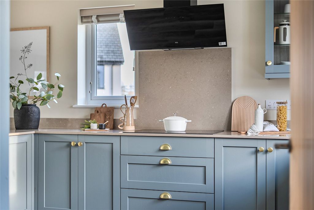 Property photo 3 of 15 Show Home Ex