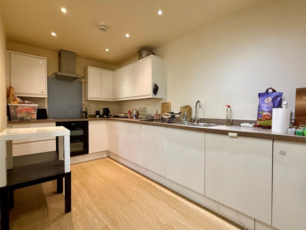 Property photo 2 of 8 Flat 10 Charter-House-Kitchen