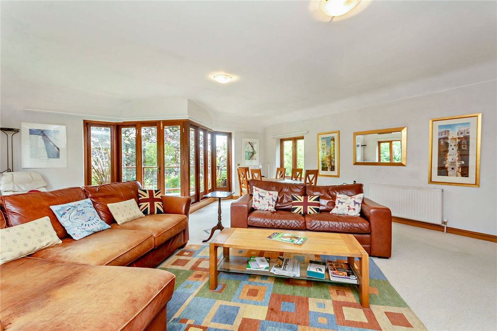 Property photo 2 of 20 Picture No. 14