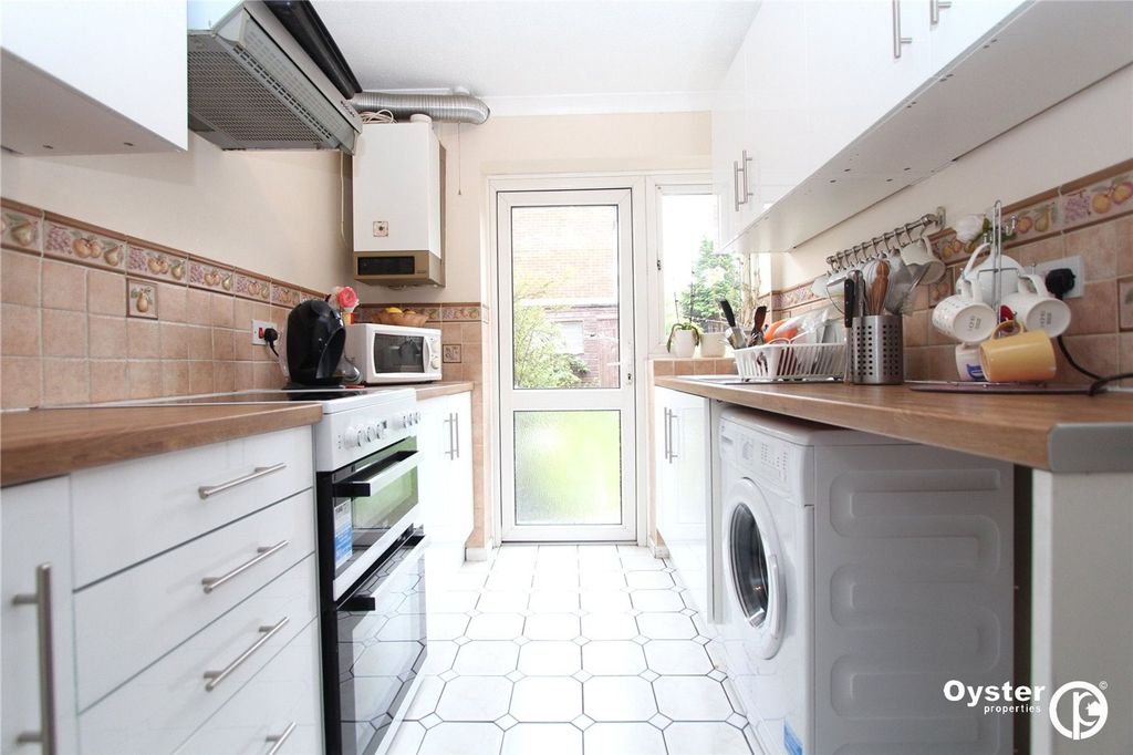 Property photo 3 of 8