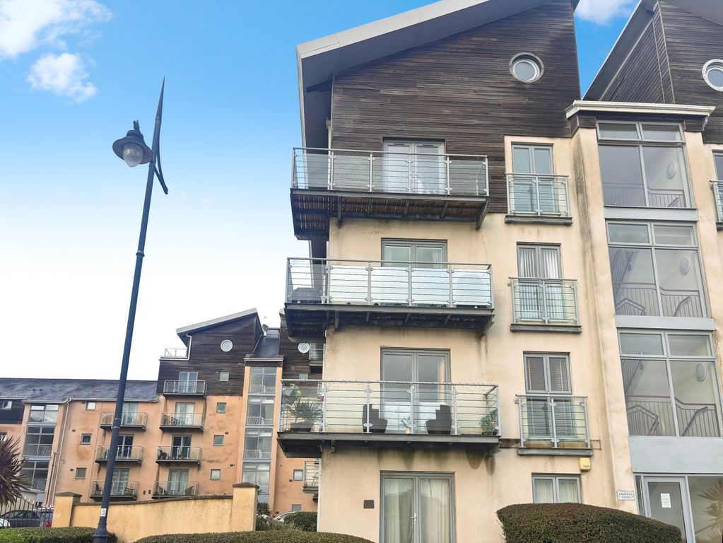 Property photo 2 of 19 Image