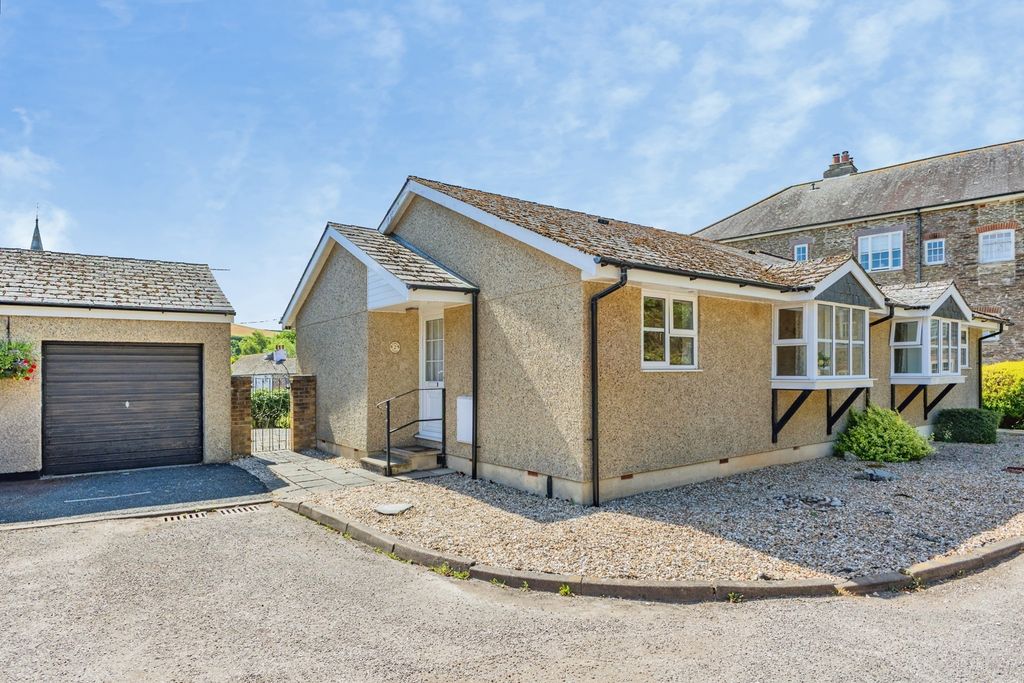 Property photo 1 of 17 Pbox-Img.Jpg
