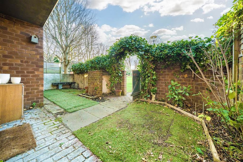 Property photo 2 of 8