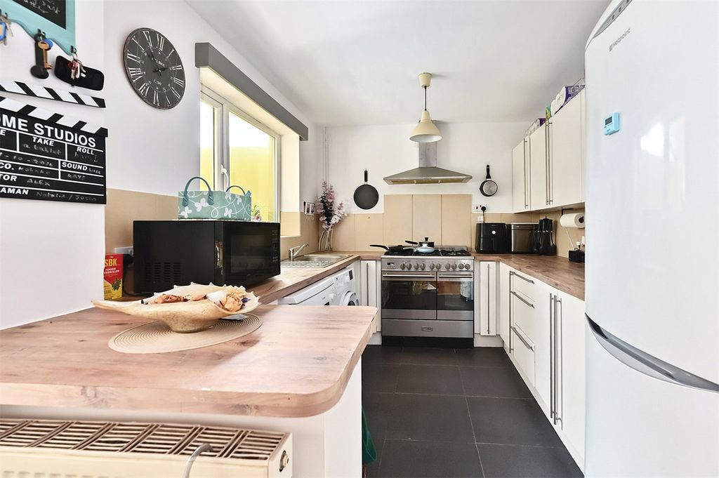 Property photo 2 of 15 Picture No. 08