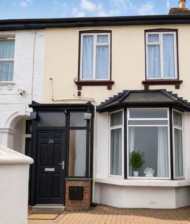 Property photo 1 of 8 Ground Floor 39 Randolph