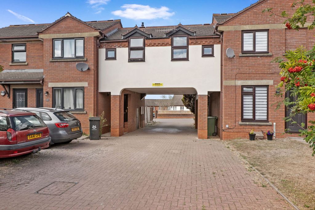 Property photo 1 of 8