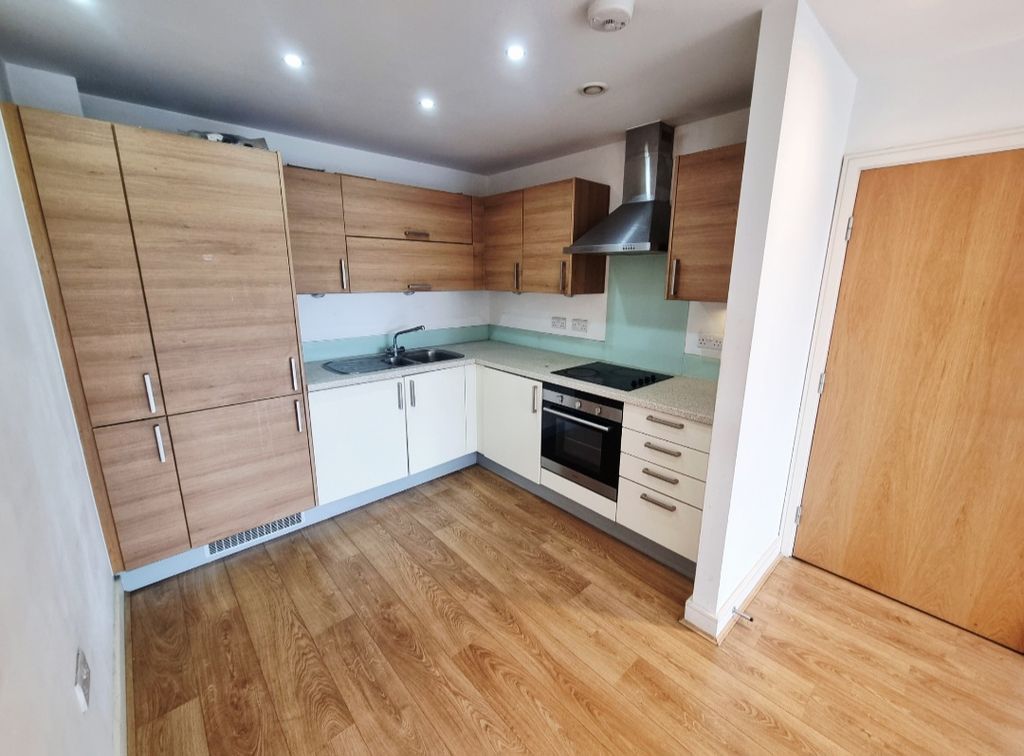 Property photo 2 of 11 Kitchen