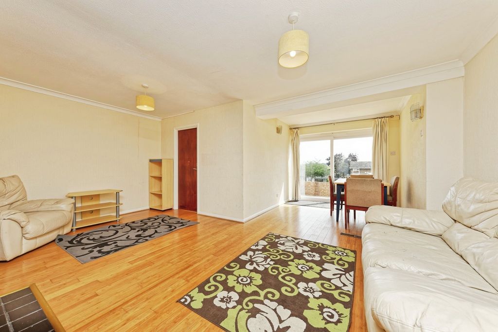 Property photo 3 of 17 Photo