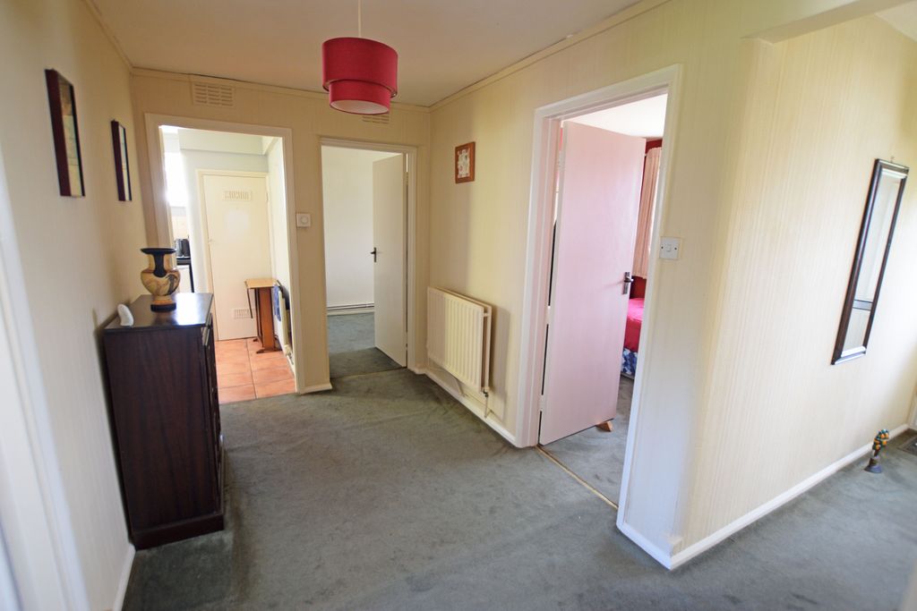 Property photo 2 of 17 Hallway