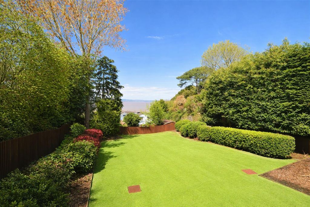 Property photo 2 of 27