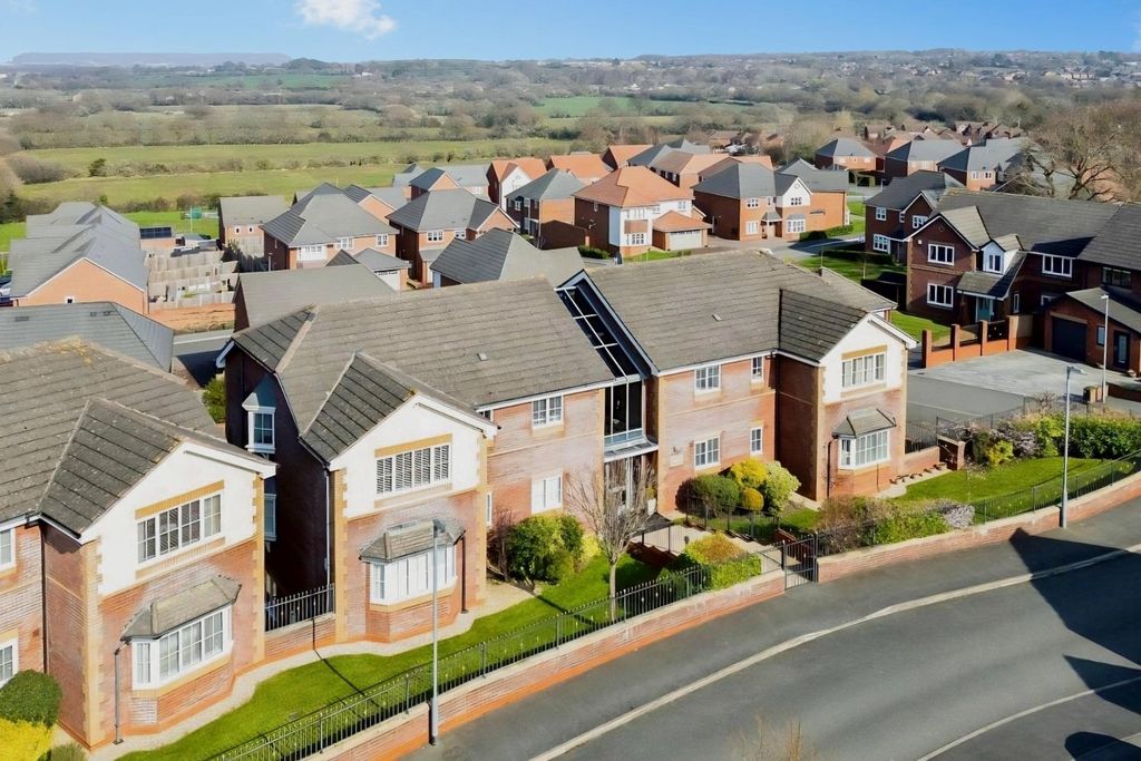 Property photo 1 of 13 Picture No. 02