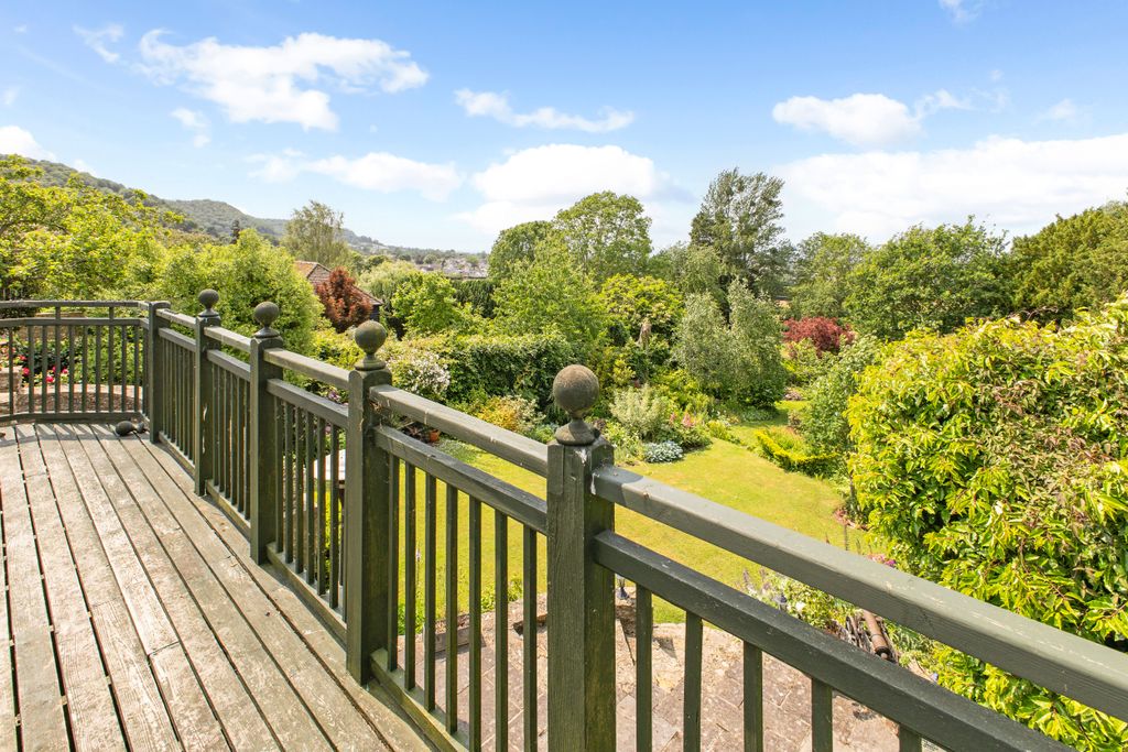 Property photo 3 of 46