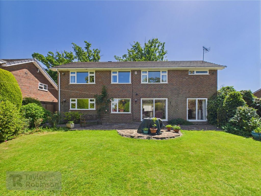 Additional image 8 of 5 bed detached house for saleMount Close, Pound Hill, Crawley RH10