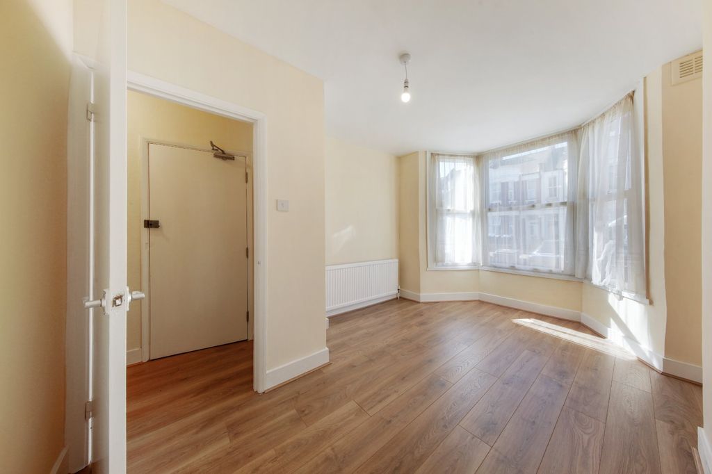 Property photo 2 of 10 Picture No. 08