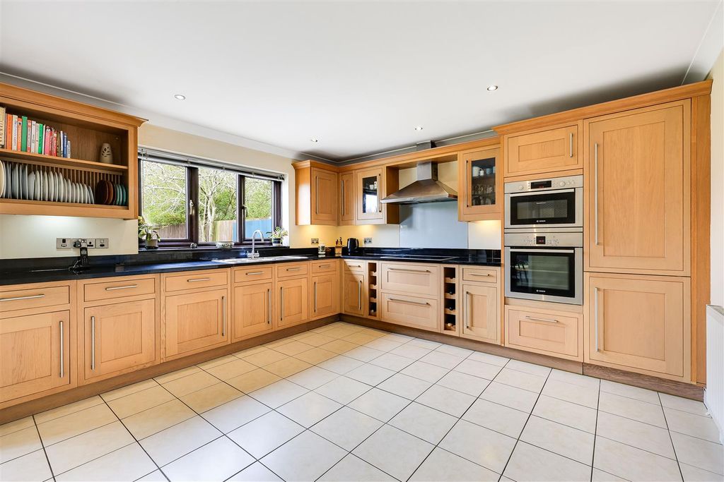 Property photo 2 of 36 Img (3).Jpg