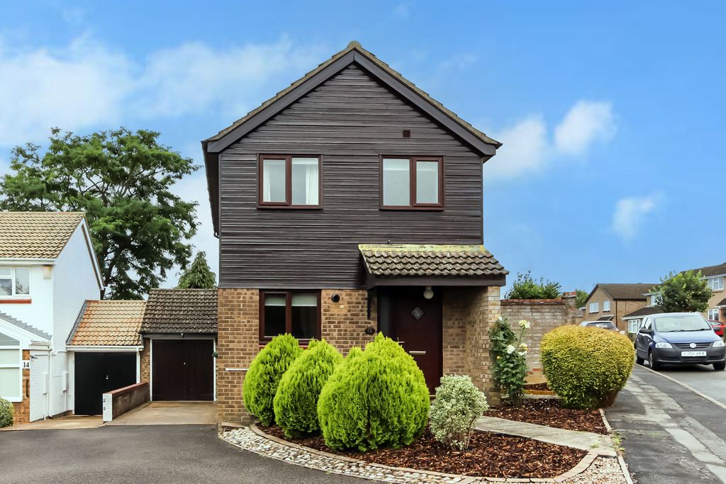 Property photo 1 of 10 Front
