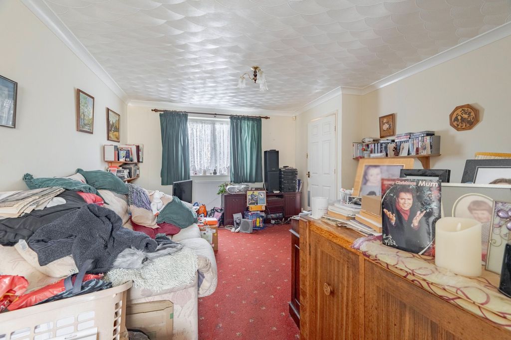Property photo 3 of 12