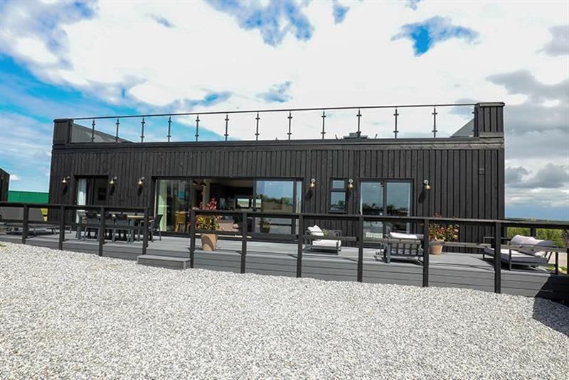 Property photo 1 of 5 Retallack 4 Bed Rooftop Lodge