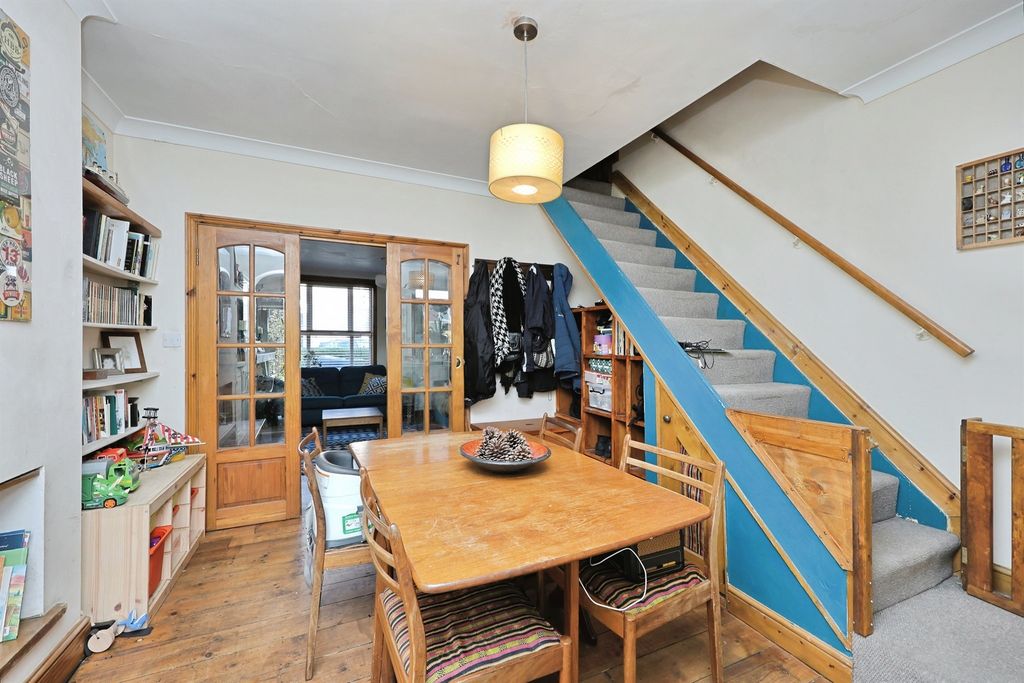 Property photo 3 of 24