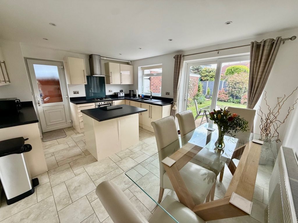 Property photo 2 of 15 Photo 14