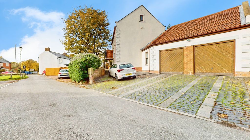 Property photo 2 of 62 4425115