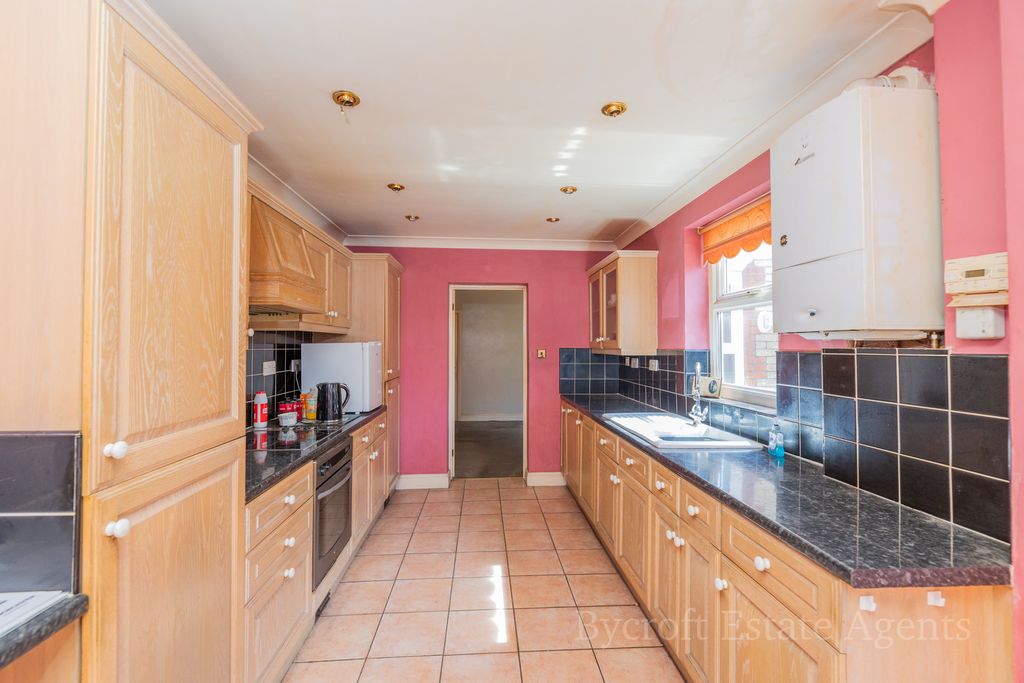 Property photo 2 of 20