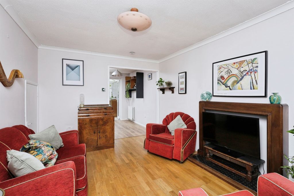Property photo 3 of 17