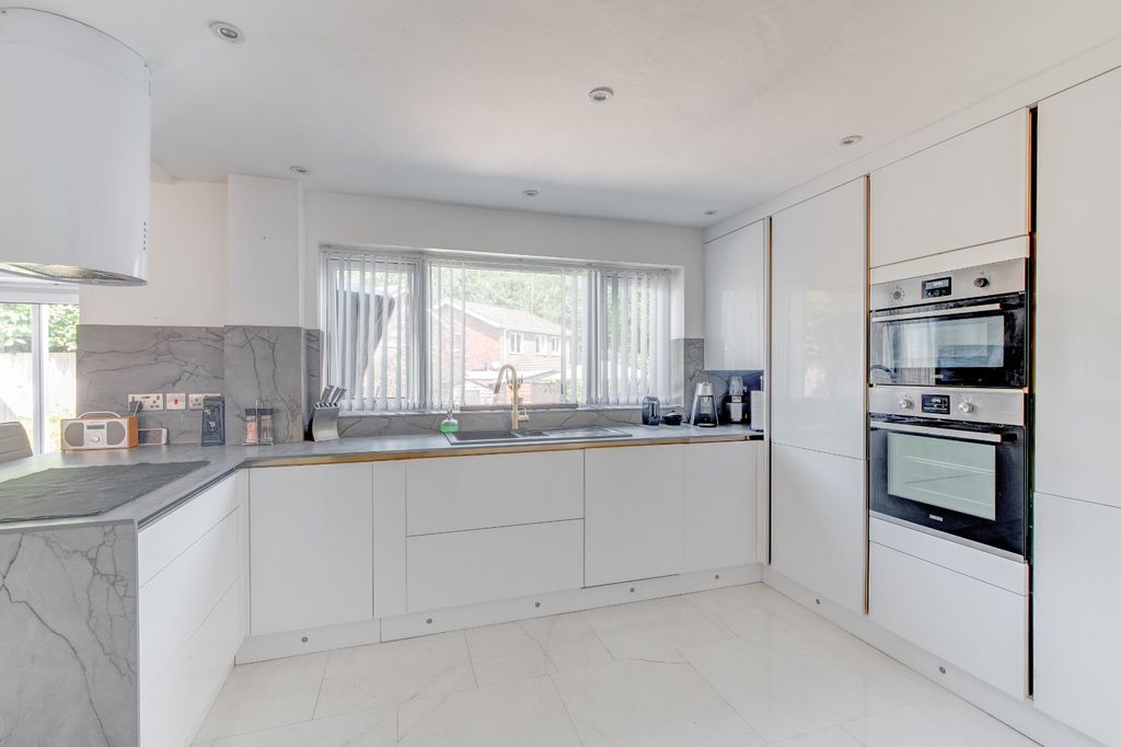 Property photo 3 of 24 Picture No. 17