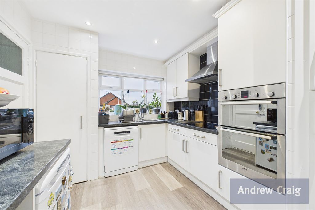 Property photo 2 of 21 Kitchen