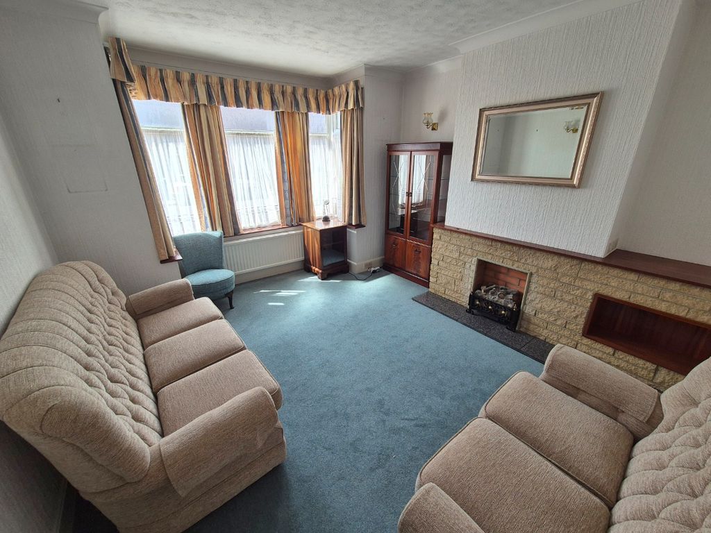 Property photo 2 of 11 4394381