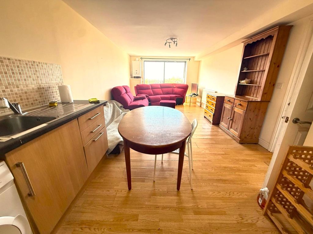 Property photo 3 of 11 5115093