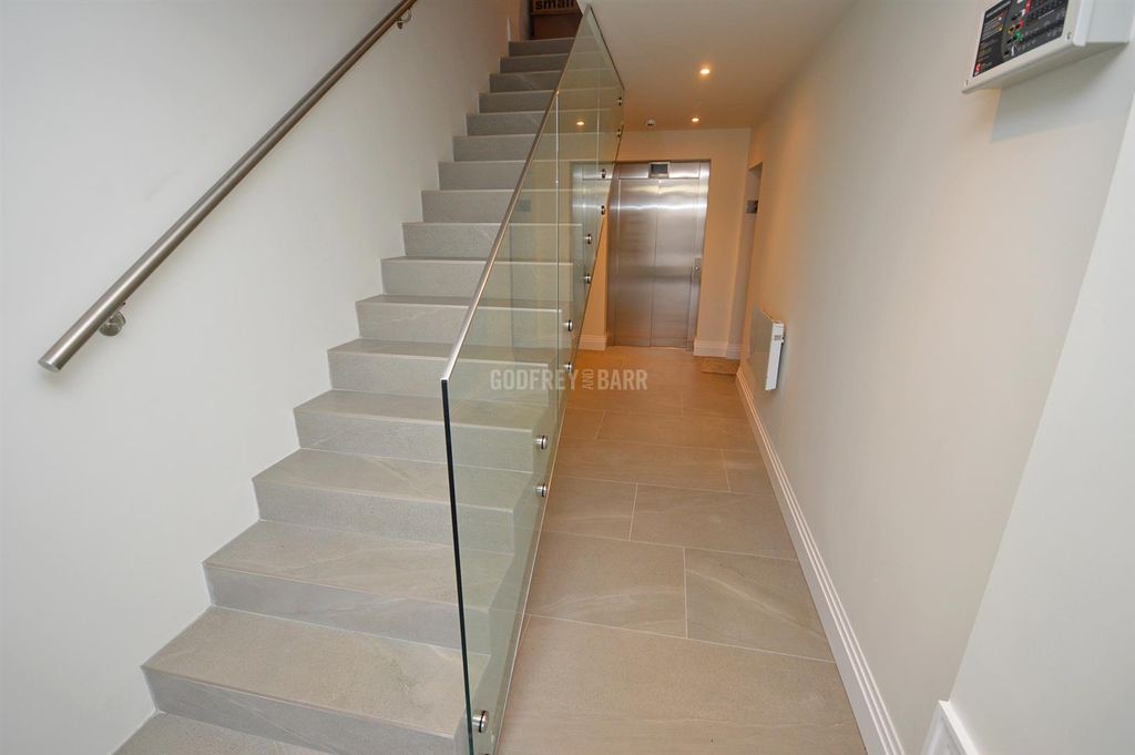 Additional image 7 of 2 bed flat to rentMillway, Mil Hill NW7