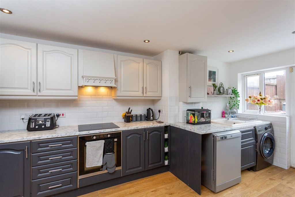 Property photo 3 of 12 Img_0071.Jpg