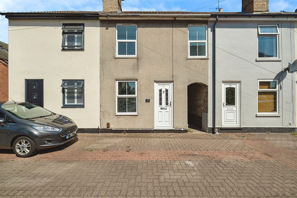 Property photo 1 of 17